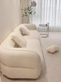 италиански минималистичен диван в кремав стил с извит прав ред агнешко плюшен хол, малка единица, вълнообразна топка плат диван